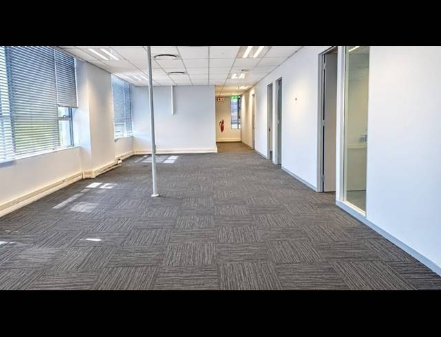 BUSINESS PROPERTY TO RENT IN CLEARWATER ESTATE